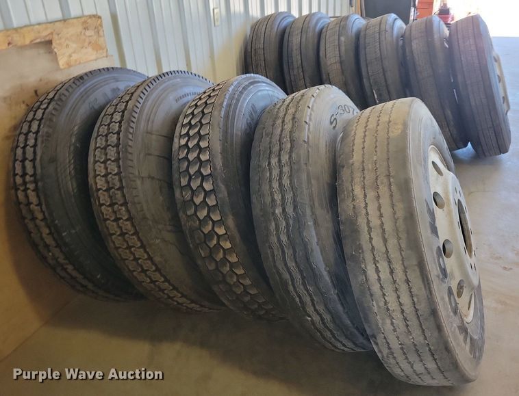 image for item DN3508 (11) 285/75R24.5 tires and wheels