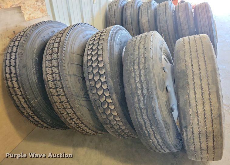 image for item DN3508 (11) 285/75R24.5 tires and wheels