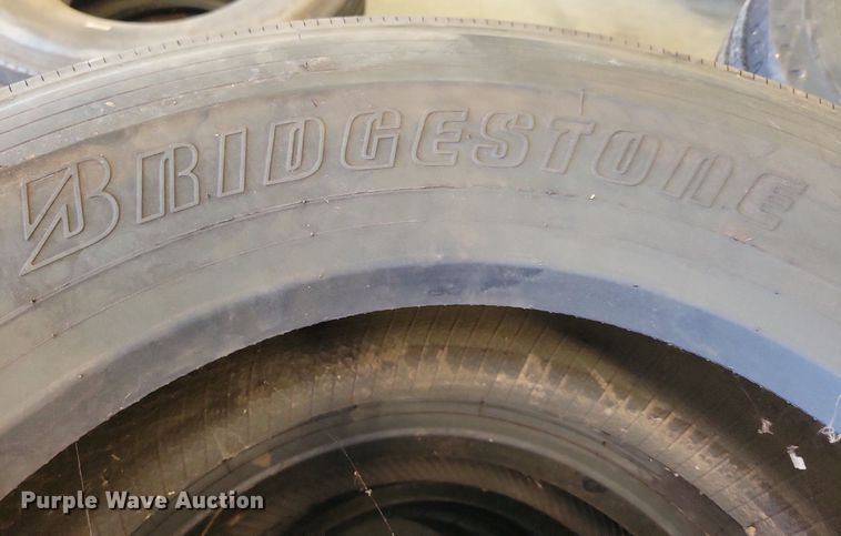 image for item DN3509 (20) 275/70R22.5 tires