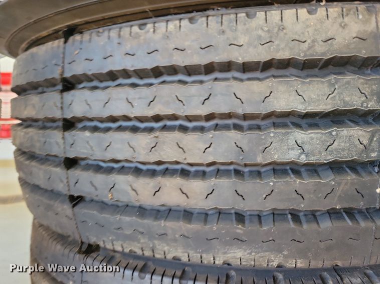 image for item DN3509 (20) 275/70R22.5 tires