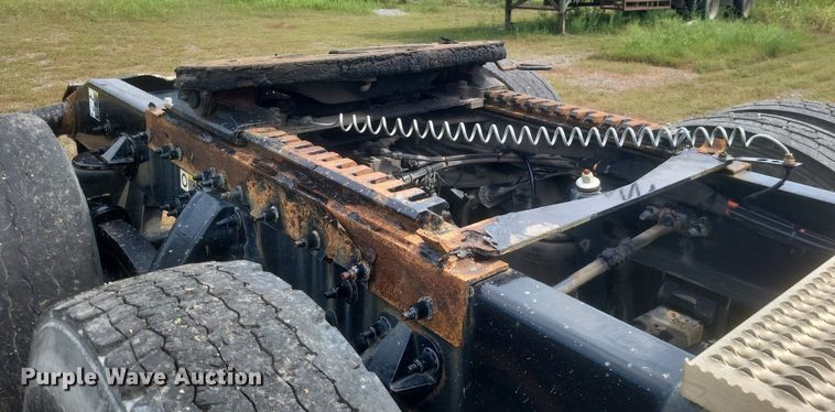 image for item DQ3620 2017 Peterbilt  579 semi truck