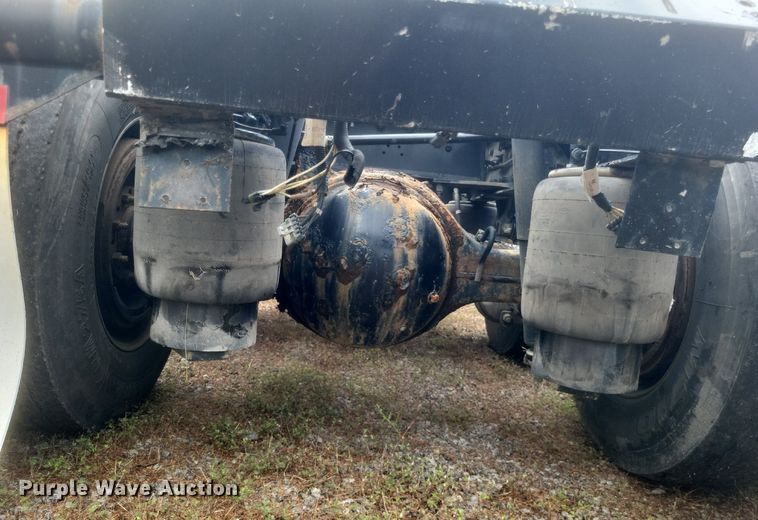 image for item DQ3620 2017 Peterbilt  579 semi truck