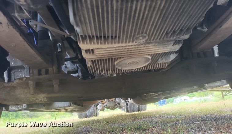 image for item DQ3620 2017 Peterbilt  579 semi truck