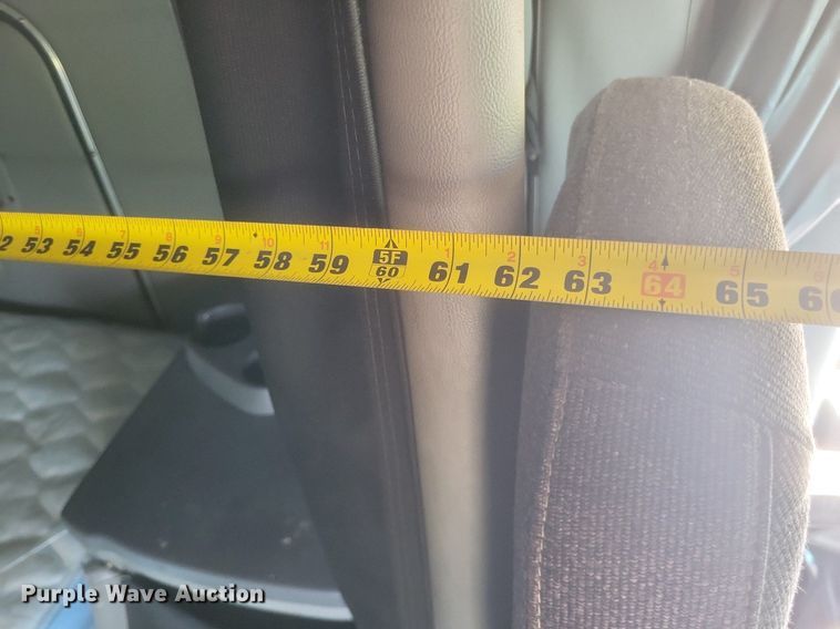 image for item DQ3620 2017 Peterbilt  579 semi truck