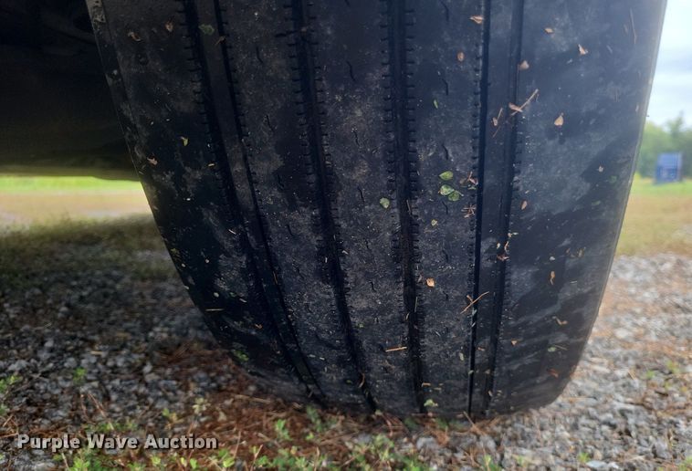 image for item DQ3620 2017 Peterbilt  579 semi truck