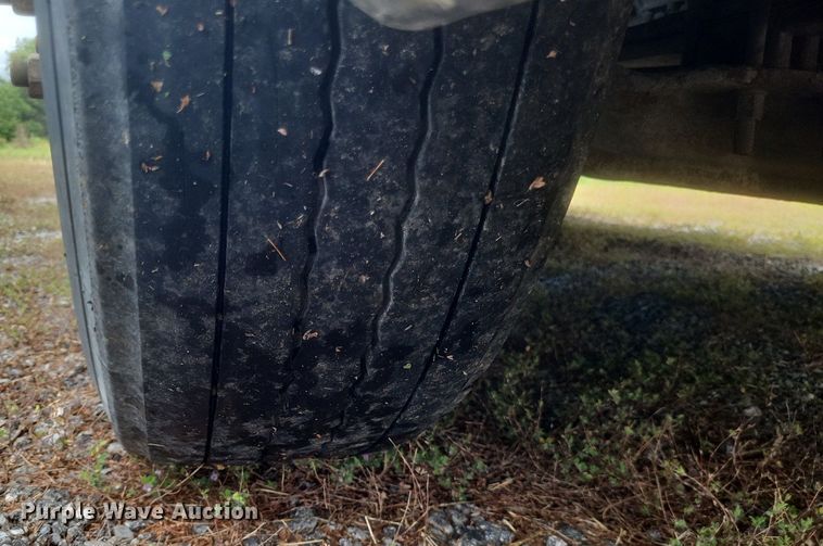 image for item DQ3620 2017 Peterbilt  579 semi truck