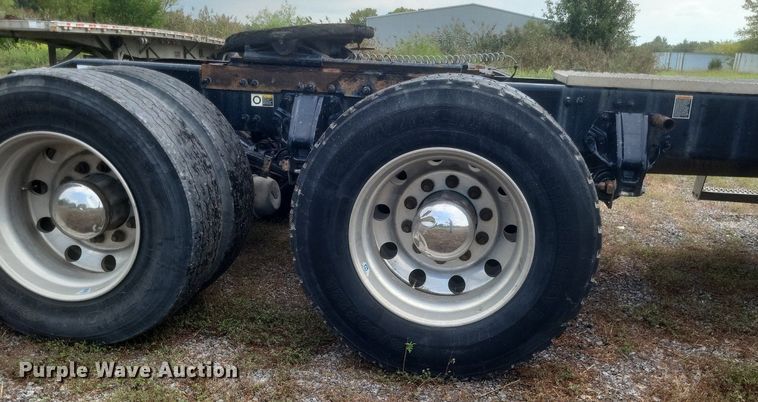 image for item DQ3620 2017 Peterbilt  579 semi truck