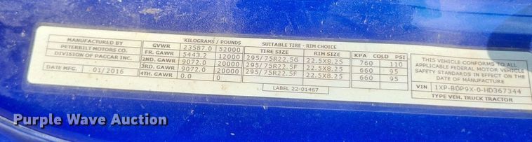 image for item DQ3620 2017 Peterbilt  579 semi truck