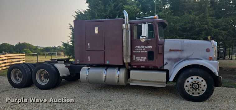 image for item DQ4579 1987 International F9370 semi truck