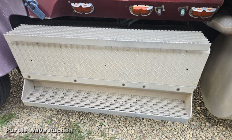 image for item DQ4579 1987 International F9370 semi truck