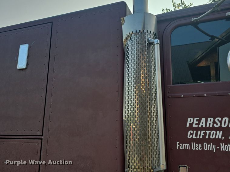 image for item DQ4579 1987 International F9370 semi truck