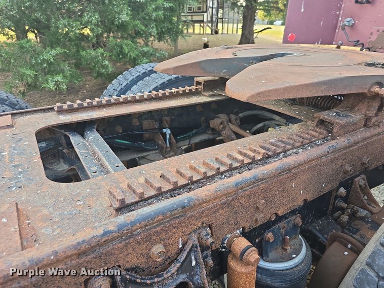 image for item DQ4579 1987 International F9370 semi truck