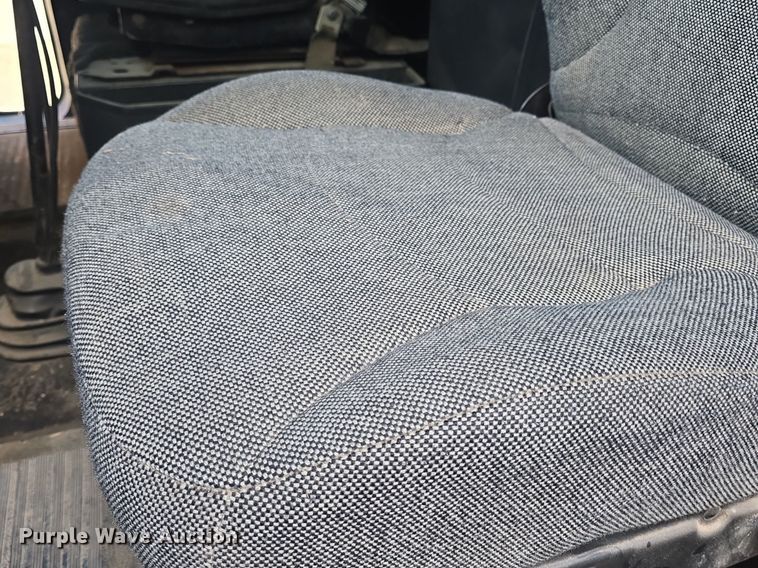 image for item DQ4579 1987 International F9370 semi truck