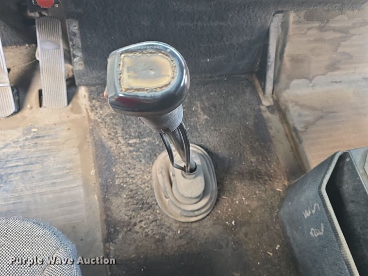 image for item DQ4579 1987 International F9370 semi truck