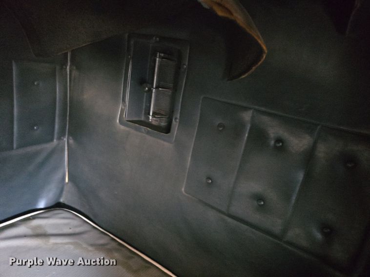 image for item DQ4579 1987 International F9370 semi truck