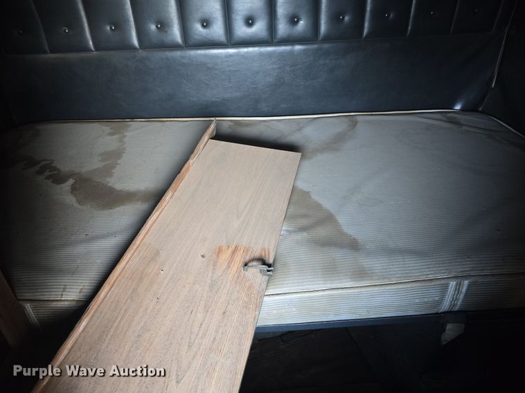 image for item DQ4579 1987 International F9370 semi truck