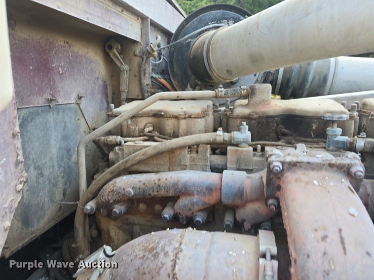 image for item DQ4579 1987 International F9370 semi truck