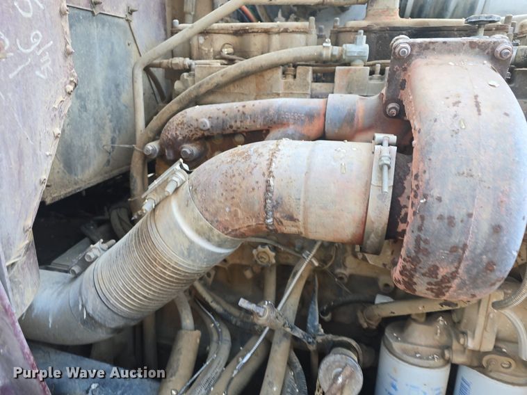 image for item DQ4579 1987 International F9370 semi truck