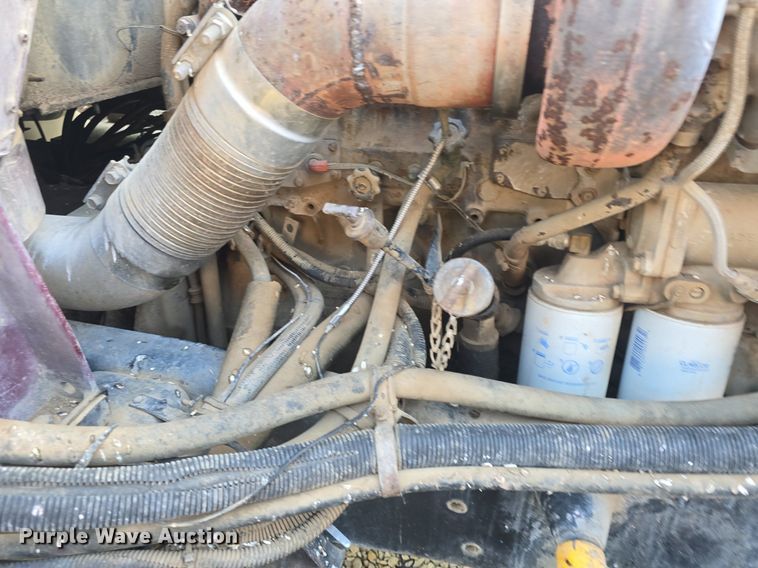 image for item DQ4579 1987 International F9370 semi truck