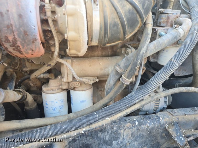 image for item DQ4579 1987 International F9370 semi truck