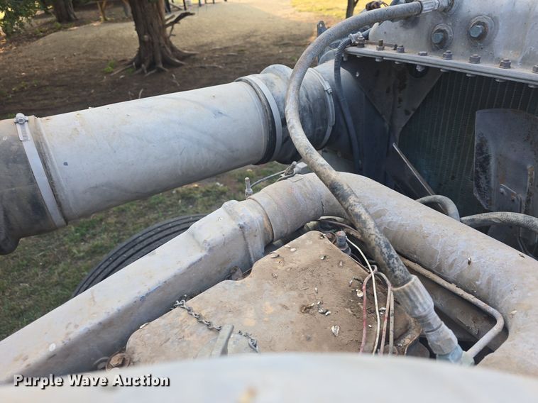 image for item DQ4579 1987 International F9370 semi truck