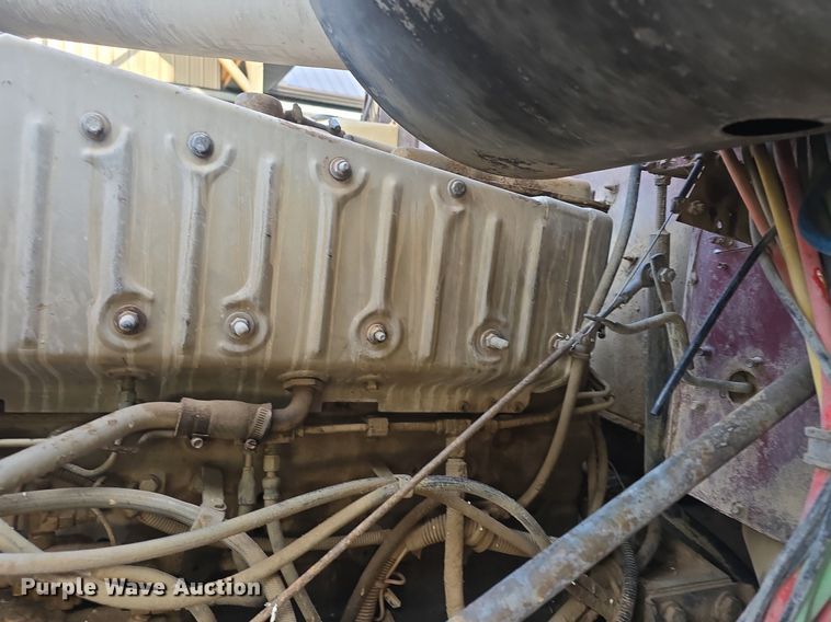 image for item DQ4579 1987 International F9370 semi truck