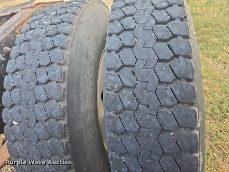 image for item DQ4579 1987 International F9370 semi truck