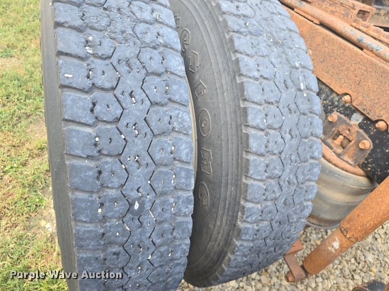 image for item DQ4579 1987 International F9370 semi truck