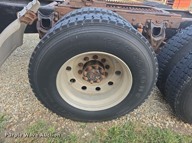 image for item DQ4579 1987 International F9370 semi truck