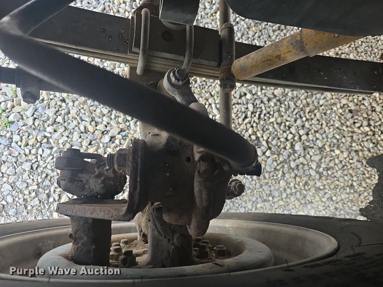 image for item DQ4579 1987 International F9370 semi truck