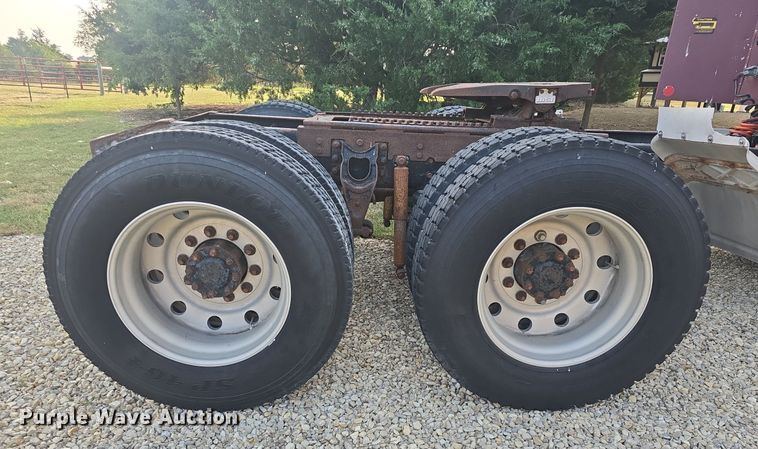 image for item DQ4579 1987 International F9370 semi truck