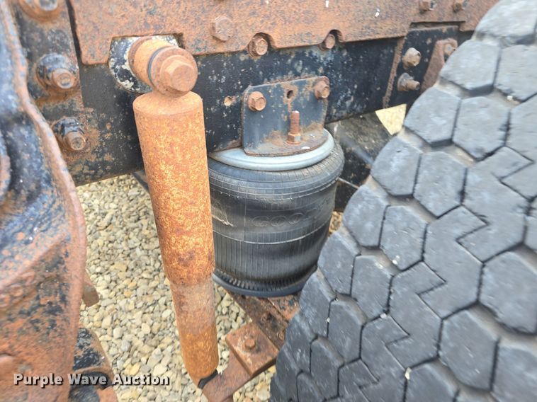 image for item DQ4579 1987 International F9370 semi truck