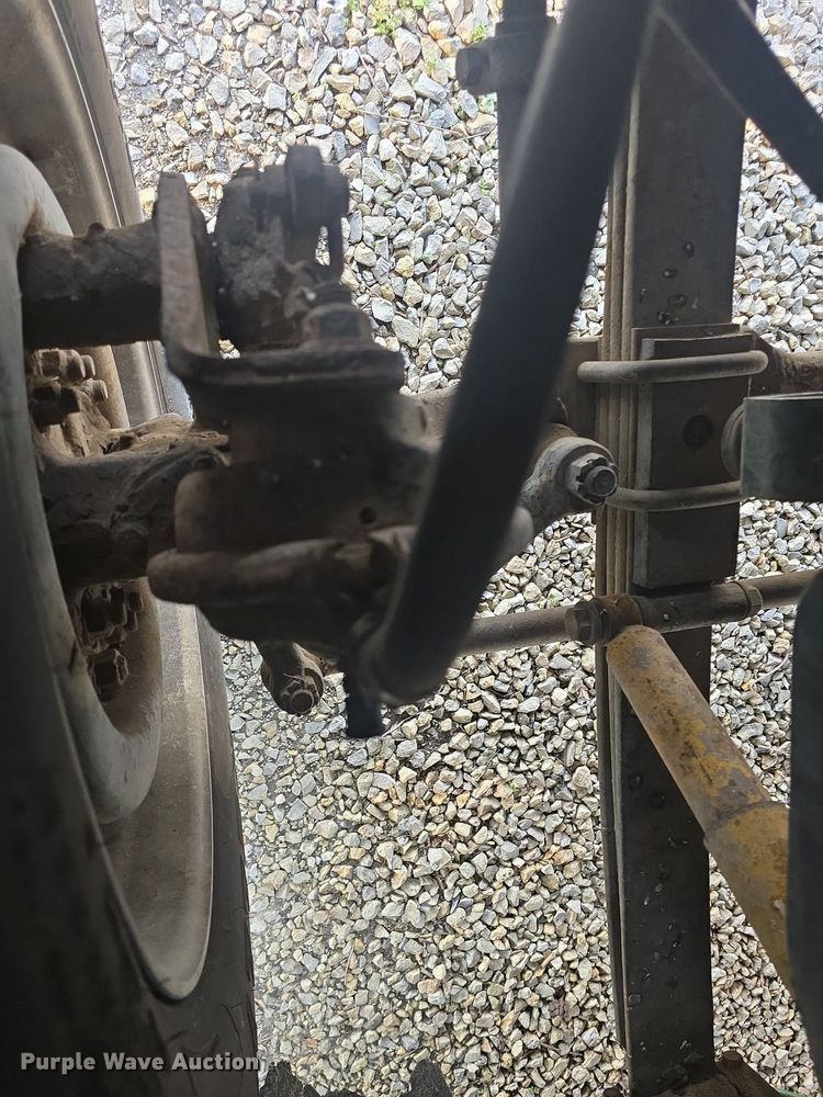 image for item DQ4579 1987 International F9370 semi truck