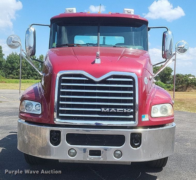 image for item DR4965 2015 Mack  CXU semi truck