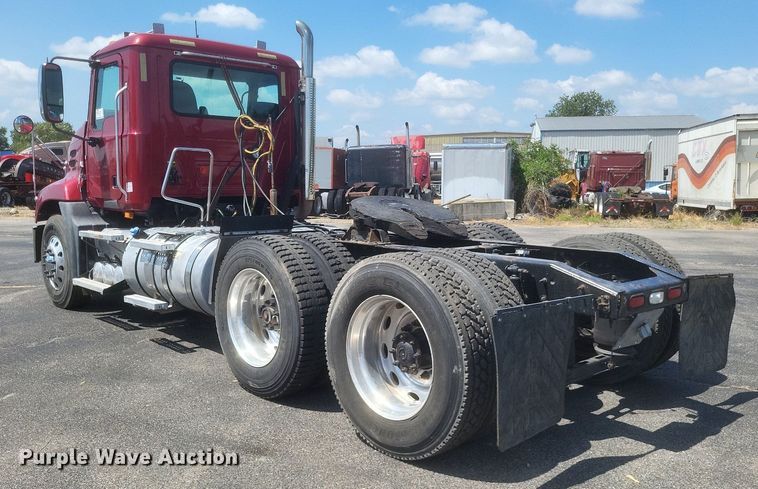 image for item DR4965 2015 Mack  CXU semi truck