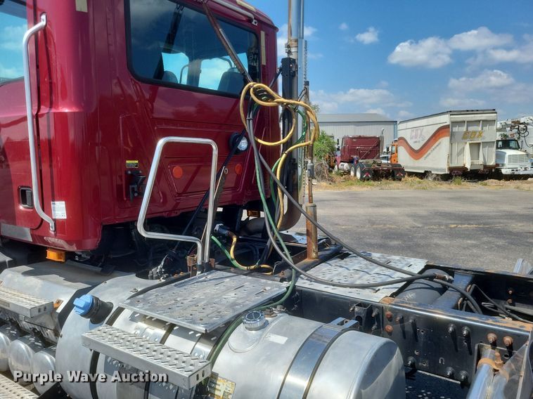 image for item DR4965 2015 Mack  CXU semi truck