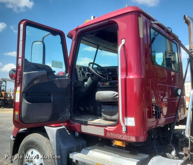 image for item DR4965 2015 Mack  CXU semi truck