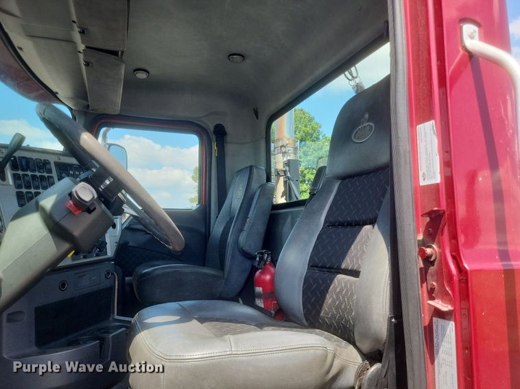 image for item DR4965 2015 Mack  CXU semi truck