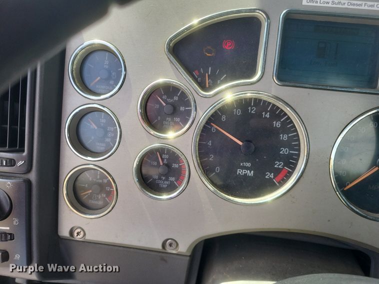 image for item DR4965 2015 Mack  CXU semi truck