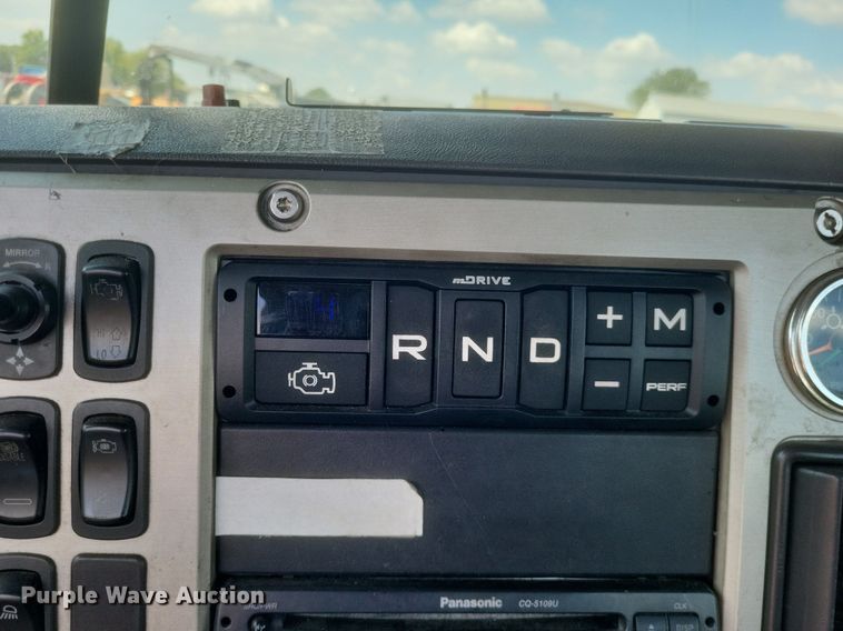 image for item DR4965 2015 Mack  CXU semi truck