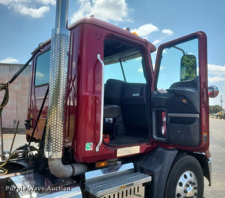 image for item DR4965 2015 Mack  CXU semi truck