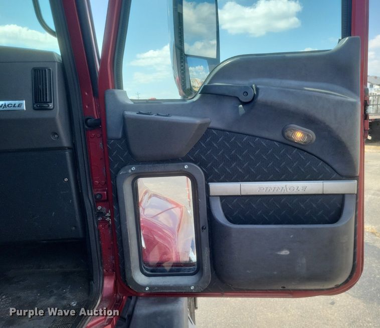 image for item DR4965 2015 Mack  CXU semi truck