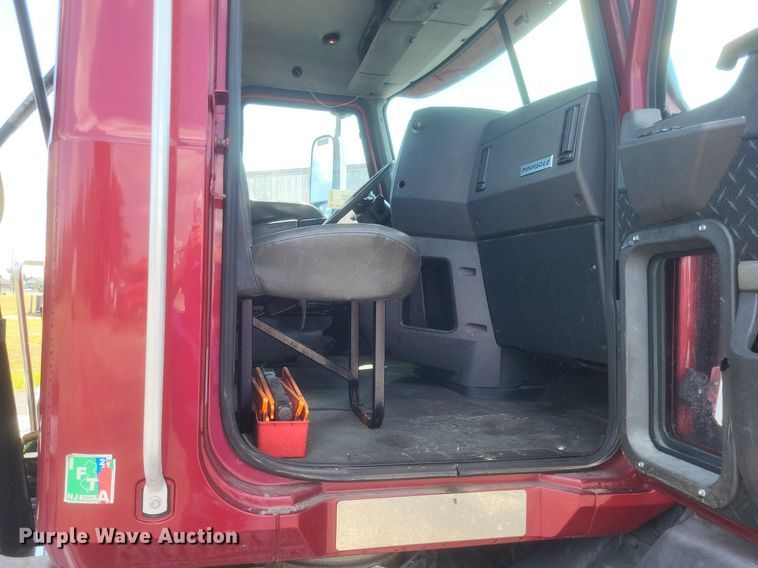 image for item DR4965 2015 Mack  CXU semi truck