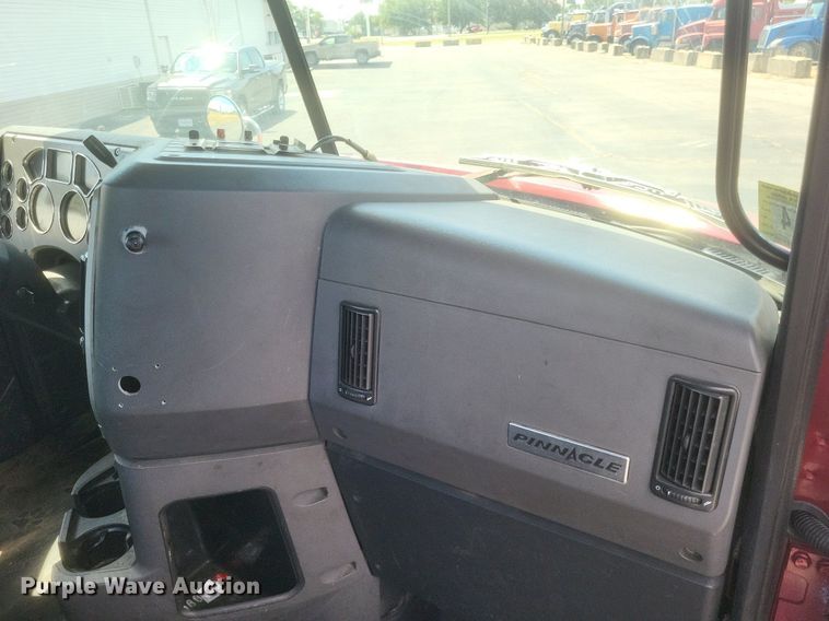 image for item DR4965 2015 Mack  CXU semi truck