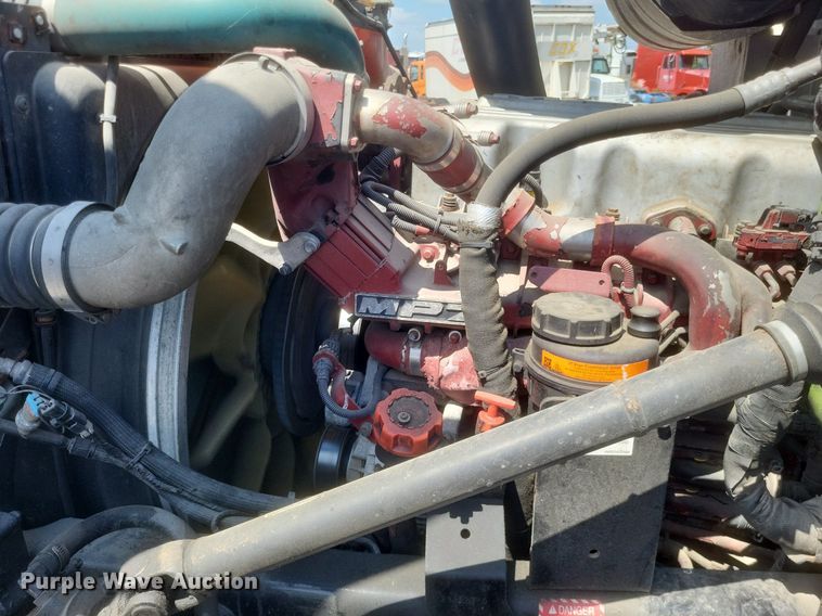 image for item DR4965 2015 Mack  CXU semi truck