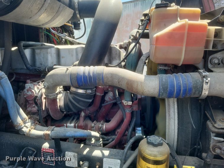 image for item DR4965 2015 Mack  CXU semi truck