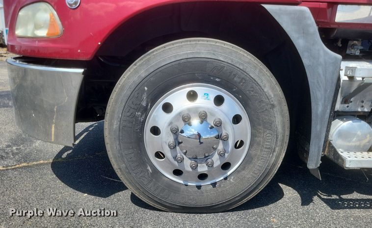 image for item DR4965 2015 Mack  CXU semi truck