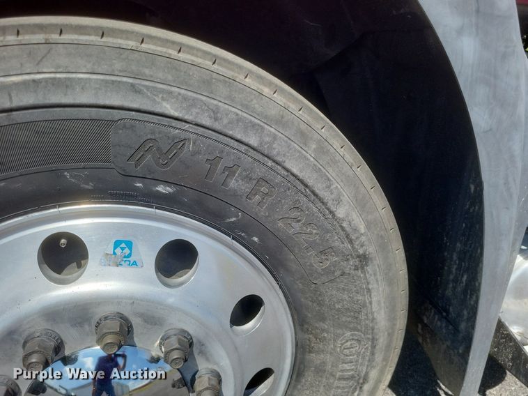 image for item DR4965 2015 Mack  CXU semi truck