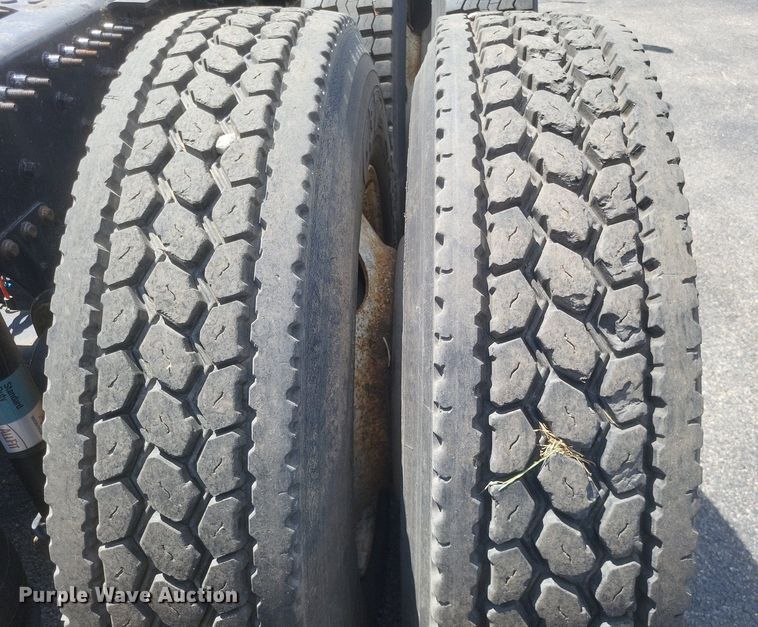 image for item DR4965 2015 Mack  CXU semi truck