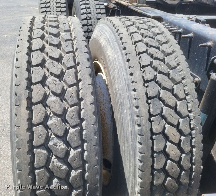 image for item DR4965 2015 Mack  CXU semi truck